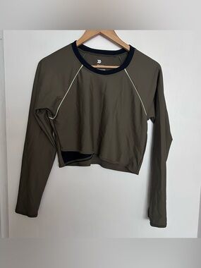 all in motion Olive Green Long-Sleeve Cropped Active Top with Black Trim